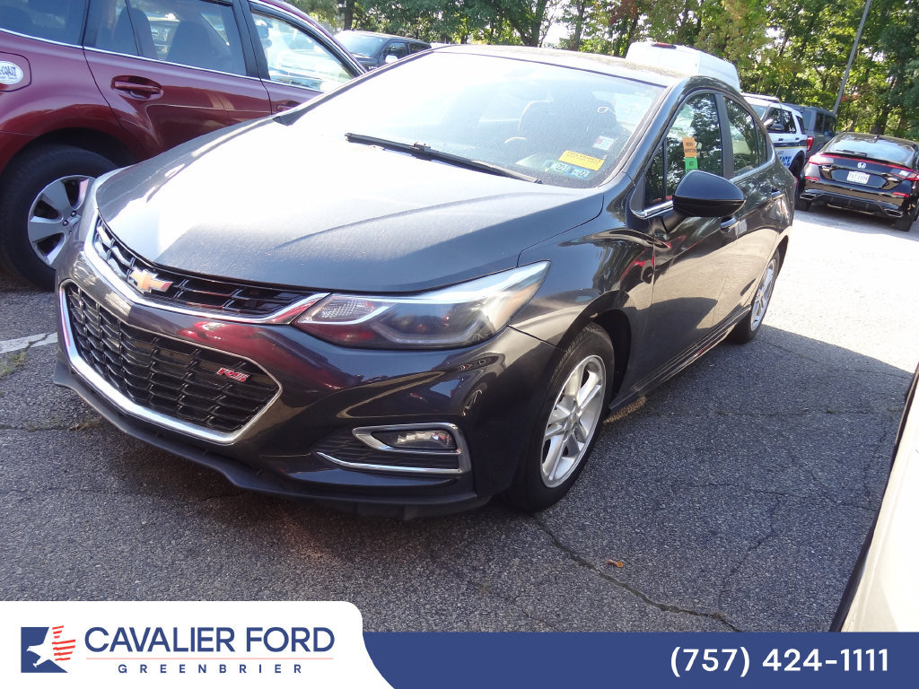 Used 2017 Chevrolet Cruze LT w/ RS Package FWD image 2