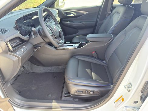 New 2026 Buick Envista Sport Touring FWD image 8