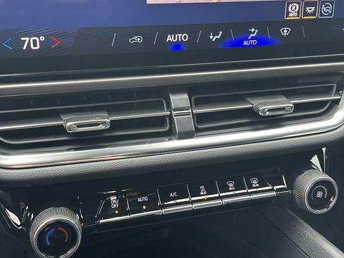 New 2026 Chevrolet Equinox EV LT image 30