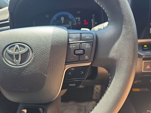 Used 2025 Toyota Camry SE FWD image 24