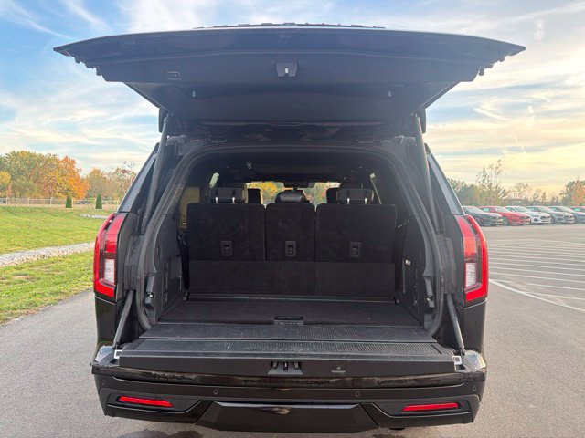 Used 2025 Ford Expedition Platinum w/ Stealth Performance Package AWD/4WD image 17