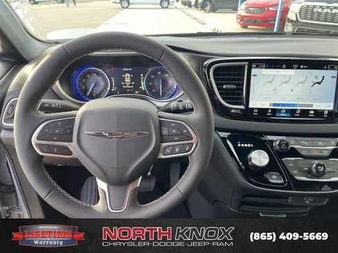 New 2026 Chrysler Voyager LX image 8