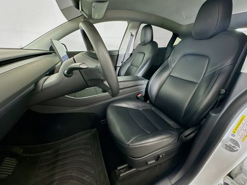 Used 2020 Tesla Model Y Long Range image 13