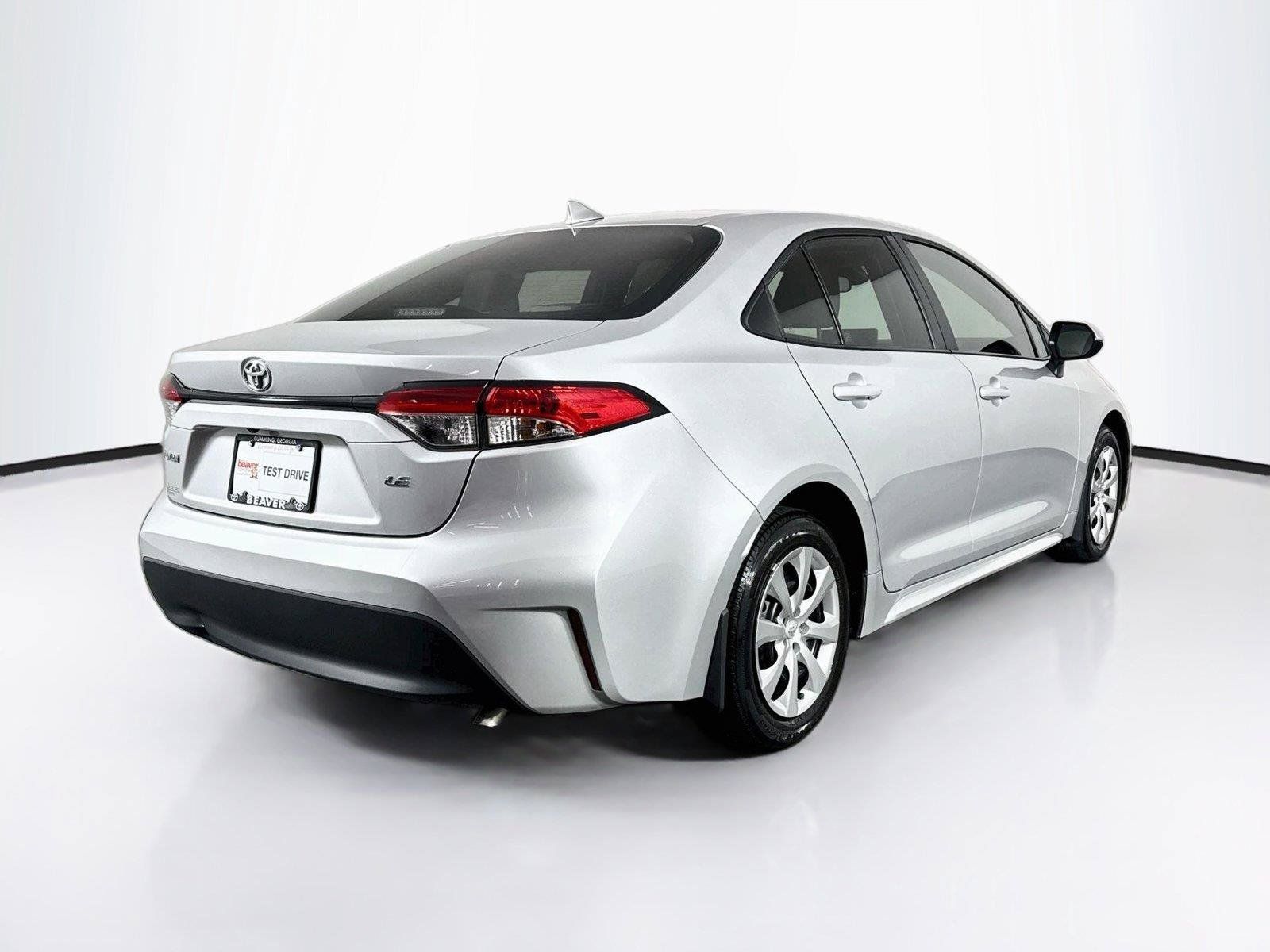 Used 2026 Toyota Corolla LE FWD image 3