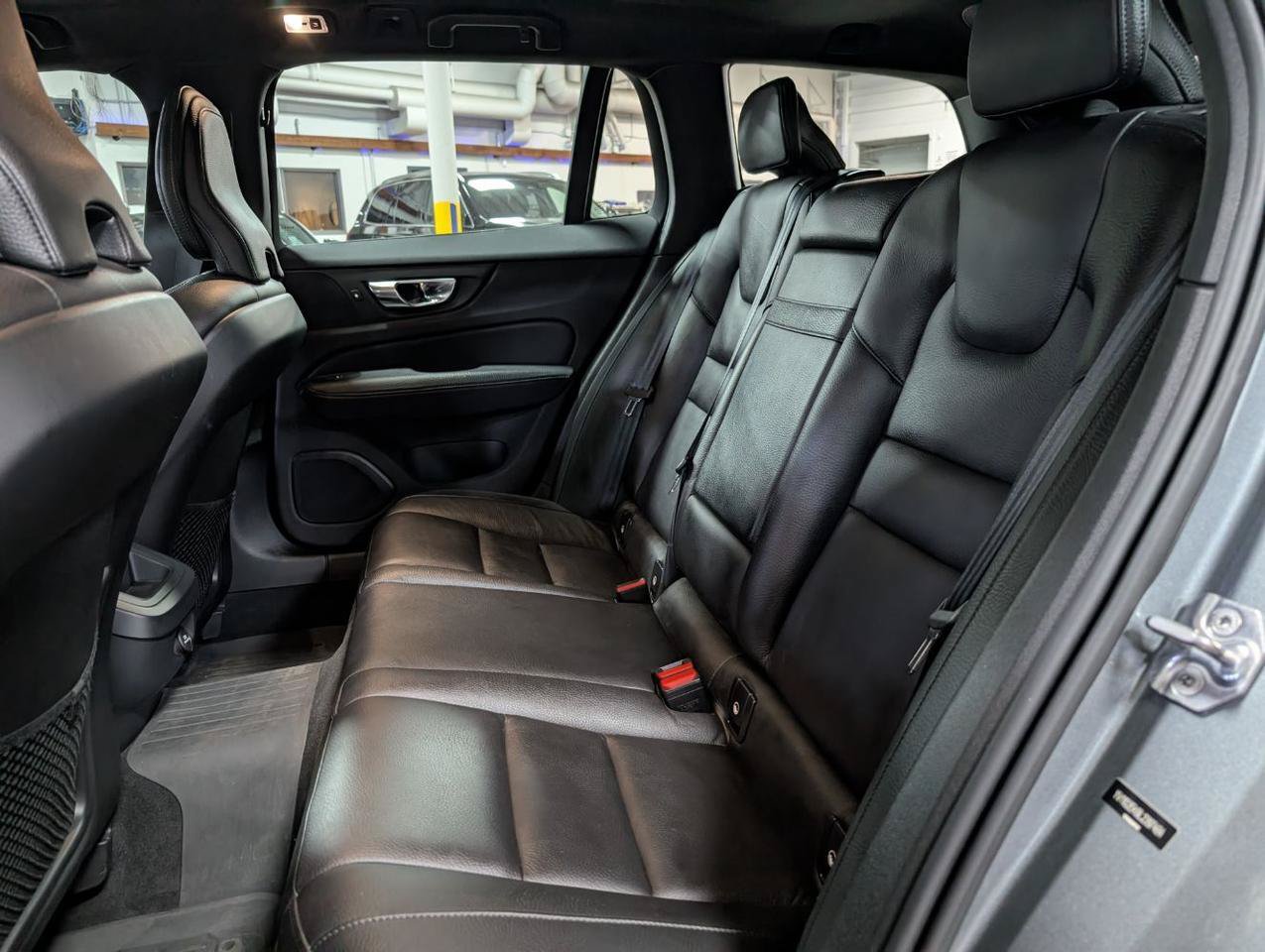 Used 2020 Volvo V60 T5 Momentum FWD image 6