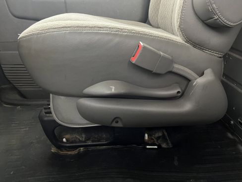 Used 2016 GMC Savana 2500 image 18