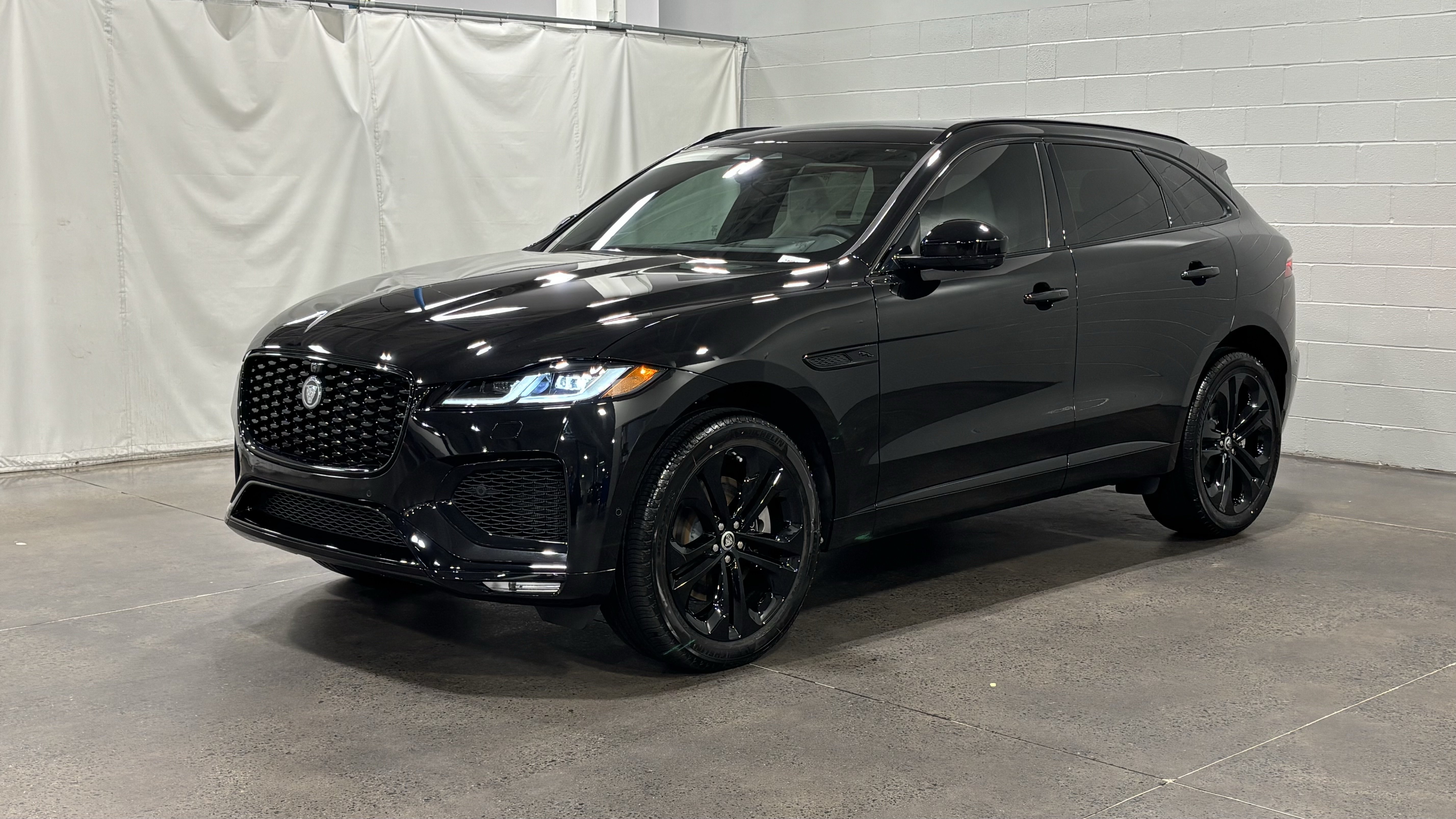 New 2026 Jaguar F-PACE R-Dynamic S AWD/4WD image 1