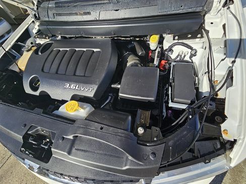 Used 2015 Dodge Journey SXT w/ Flexible Seating Group image 11