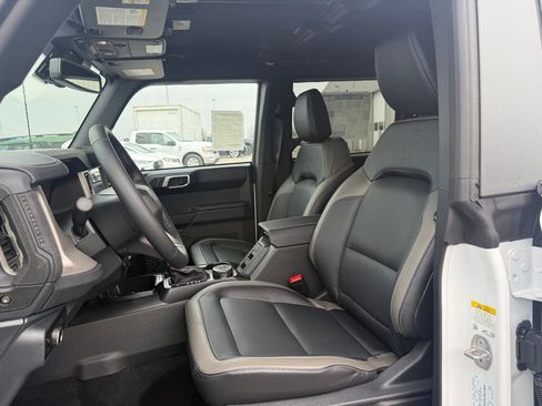 New 2025 Ford Bronco Outer Banks image 5