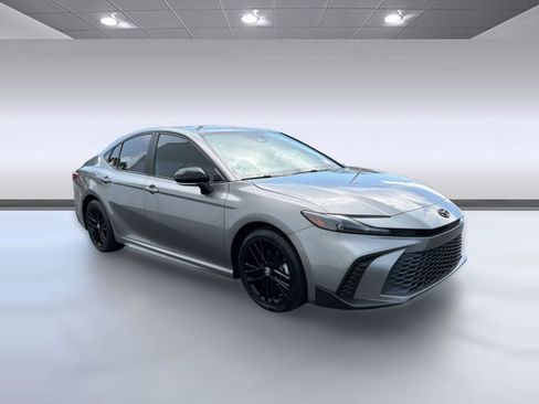 Certified 2025 Toyota Camry SE w/ Convenience Package FWD image 6