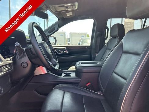 Used 2024 Chevrolet Suburban Premier AWD/4WD image 15
