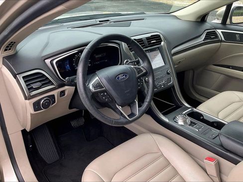 Used 2019 Ford Fusion SEL FWD image 15