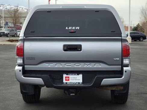Used 2020 Toyota Tacoma TRD Sport w/ Technology Package AWD/4WD image 18