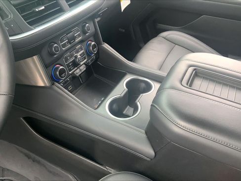 Used 2023 Chevrolet Tahoe Z71 w/ Luxury Package AWD/4WD image 17