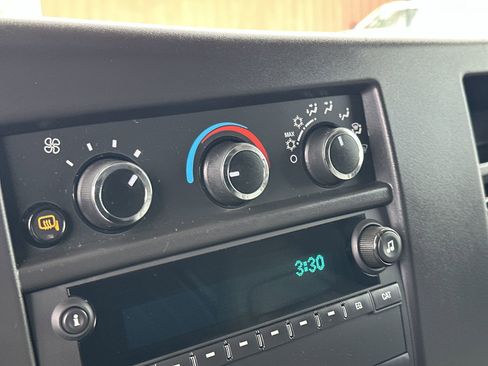 Used 2025 Chevrolet Express 2500 Extended w/ Driver Convenience Package RWD image 18