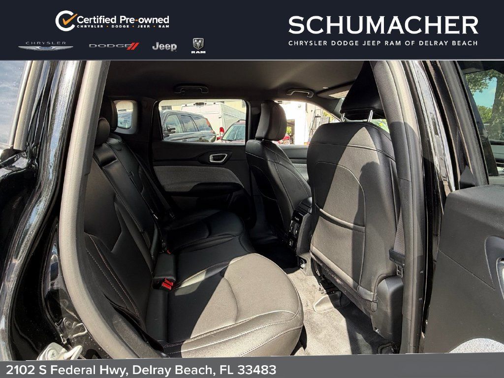 Certified 2024 Jeep Compass Latitude AWD/4WD image 19