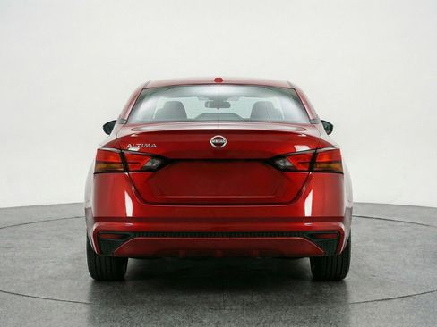 Used 2025 Nissan Altima 2.5 SV FWD image 7