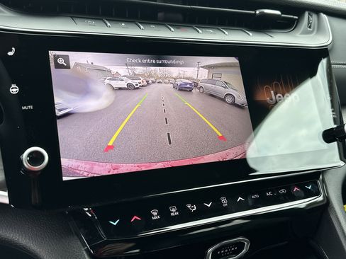 New 2026 Jeep Grand Cherokee Altitude image 6