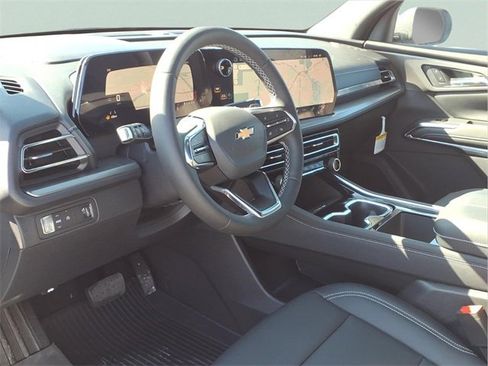 New 2026 Chevrolet Traverse LT w/ Driver Confidence Package image 8