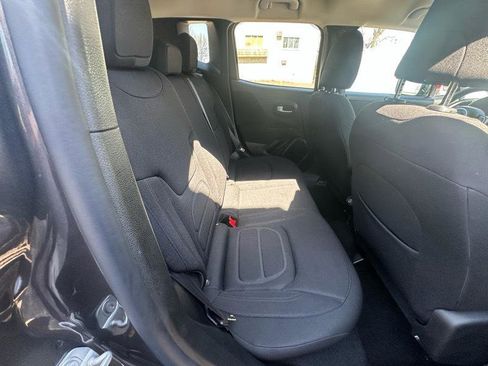 Used 2020 Jeep Renegade Latitude w/ Cold Weather Group AWD/4WD image 16