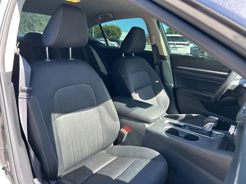 Used 2022 Nissan Altima 2.5 SV image 37