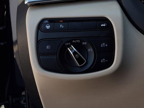 Used 2021 INFINITI QX50 Luxe w/ Accent Package FWD image 12