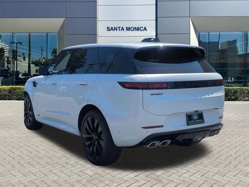 New 2026 Land Rover Range Rover Sport Dynamic SE AWD/4WD image 3