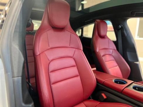 Used 2021 Porsche Taycan 4S image 30