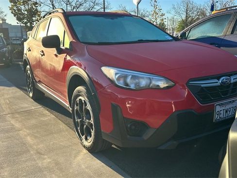 Used 2023 Subaru Crosstrek 2.0i image 2