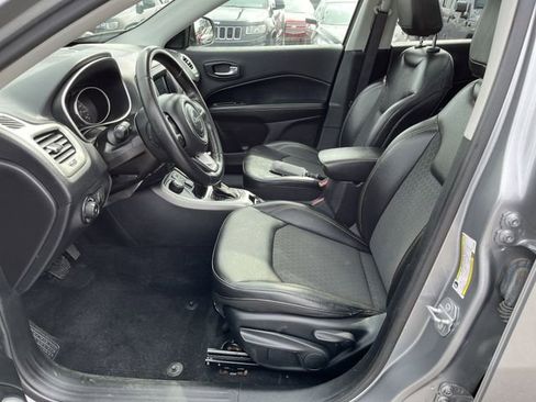 Used 2019 Jeep Compass Latitude w/ Cold Weather Group AWD/4WD image 14