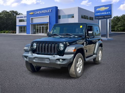 Used 2019 Jeep Wrangler Sport AWD/4WD image 2