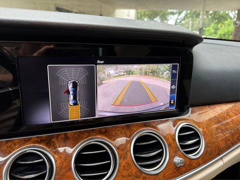 Used 2018 Mercedes-Benz E 300 image 31