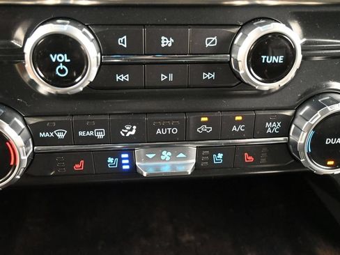 Used 2022 Ford F150 Lariat w/ Max Trailer Tow Package AWD/4WD image 16