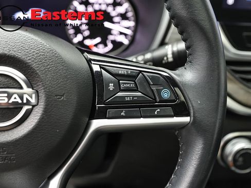 Used 2023 Nissan Altima 2.5 SV w/ SV Premium Package AWD/4WD image 16