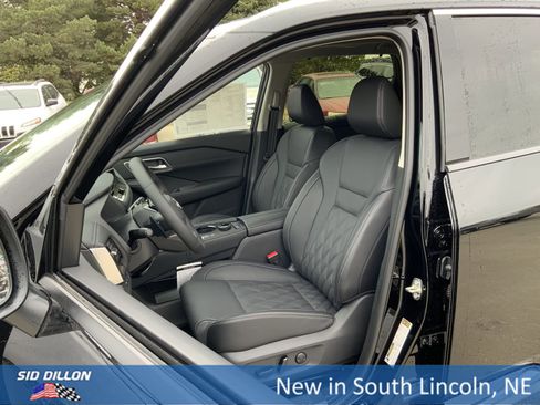 New 2026 Nissan Rogue Platinum w/ Platinum Premium Package image 9