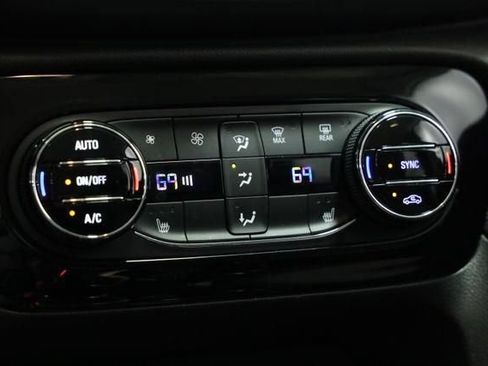 Used 2021 Buick Encore GX Select w/ Sport Touring Package FWD image 20