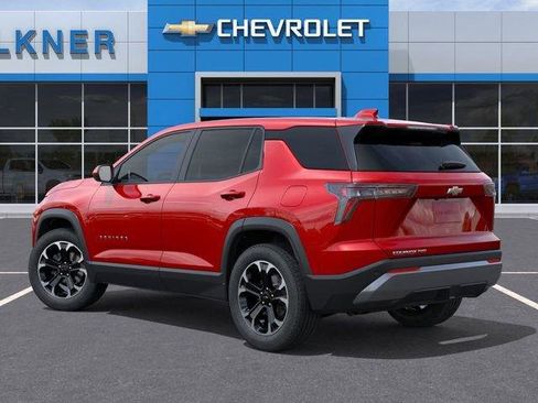 New 2026 Chevrolet Equinox LT w/ Convenience Package II AWD/4WD image 3