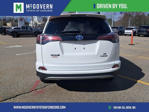 Used 2018 Toyota RAV4 SE AWD/4WD image 5