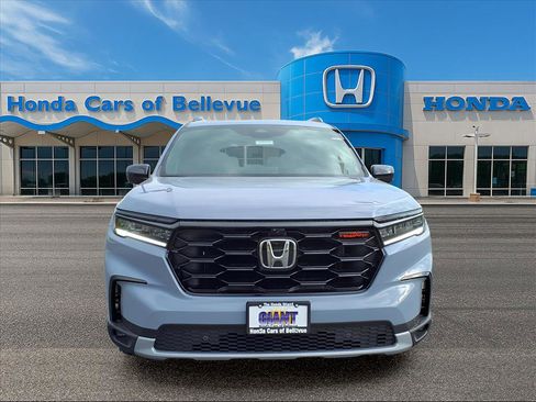 New 2025 Honda Pilot TrailSport image 12