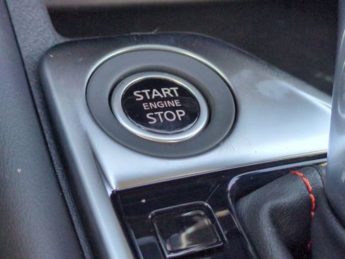 New 2025 Nissan Sentra SR w/ SR Premium Package FWD image 28