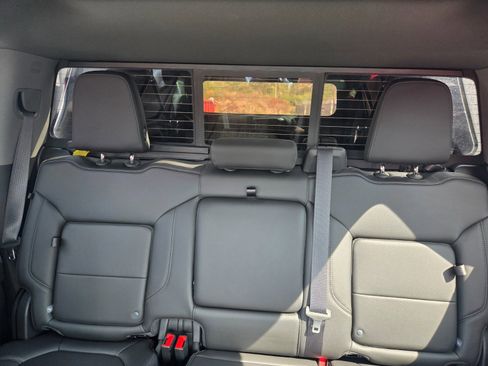 Used 2020 Chevrolet Silverado 1500 LT w/ All-Star Edition image 17