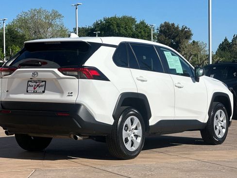 Used 2024 Toyota RAV4 LE AWD/4WD image 4