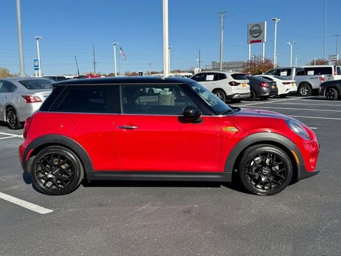 Used 2015 MINI Cooper 2-Door Hardtop image 3