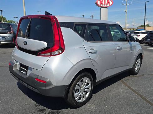 Used 2021 Kia Soul LX FWD image 3