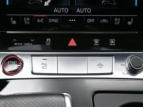 Used 2021 Audi RS 6 TFSI quattro Tiptronic w/ Carbon Optic Package image 25