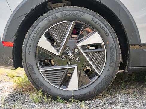 New 2025 Hyundai Ioniq 5 SEL image 16