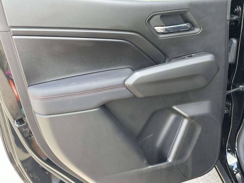 Used 2025 Chevrolet Colorado Z71 AWD/4WD image 13