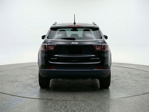 Used 2025 Jeep Compass Latitude image 7