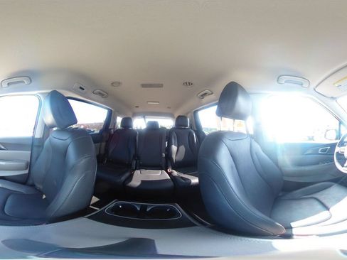 Used 2026 Kia Carnival FWD image 41