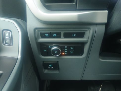 Certified 2022 Ford F150 XLT w/ Equipment Group 302A High image 18